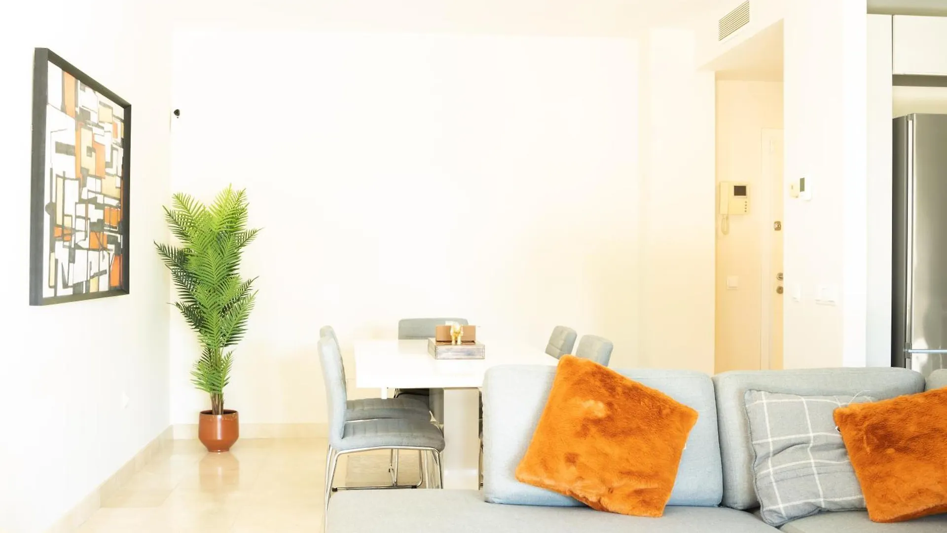 Bajo Encantador Y Familiar En Benahavis Estepona Apartment