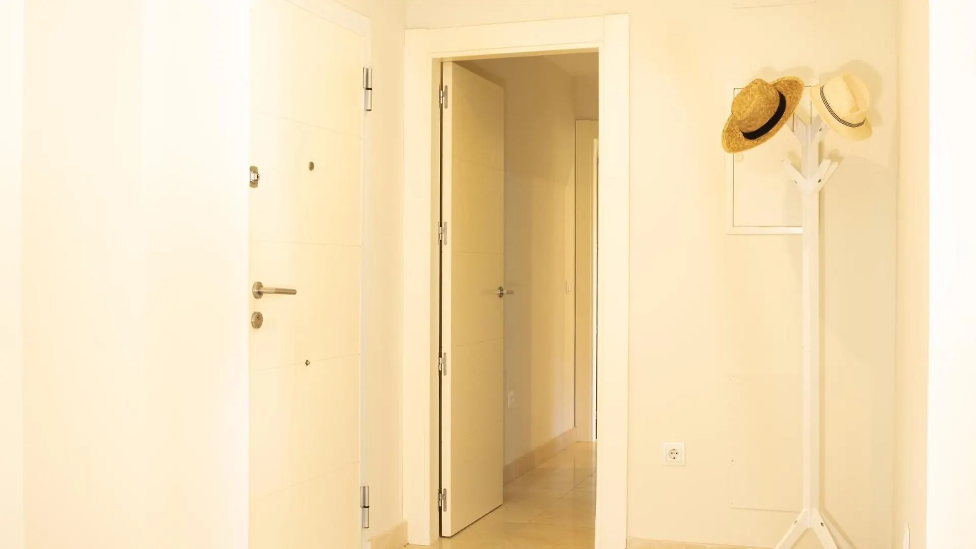 Apartment Bajo Encantador Y Familiar En Benahavis Estepona